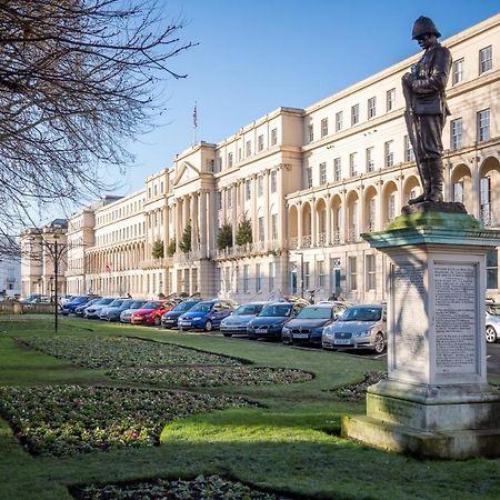 2 Bedroom Town Centre Apartment Cheltenham Extérieur photo